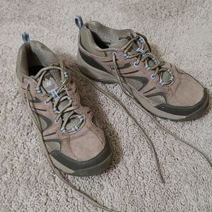 Hiking/walking shoes